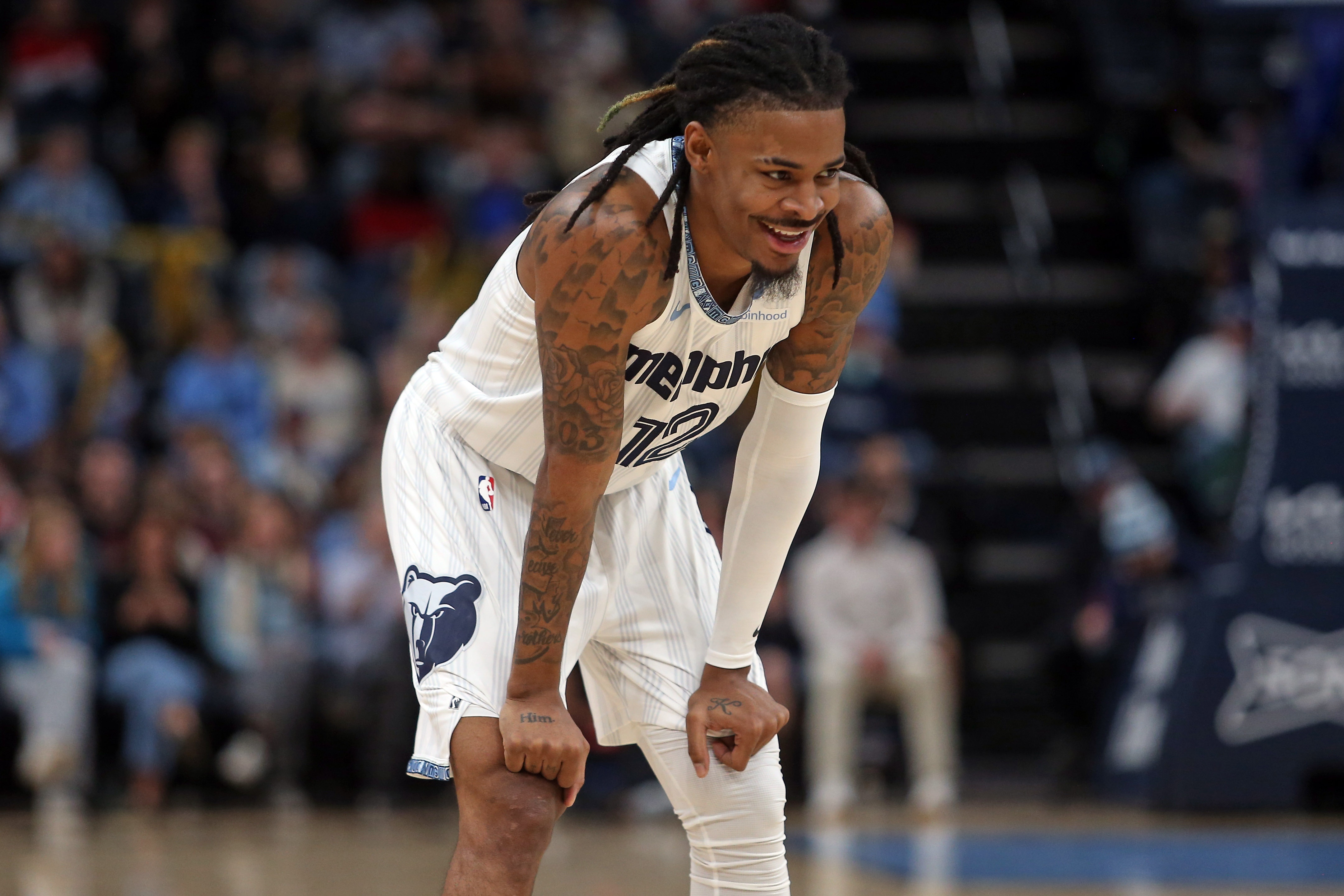 开云登录入口-美记：太阳近几周在探索引进控卫的可能 候选为莫兰特&amp;三球&amp;吹杨